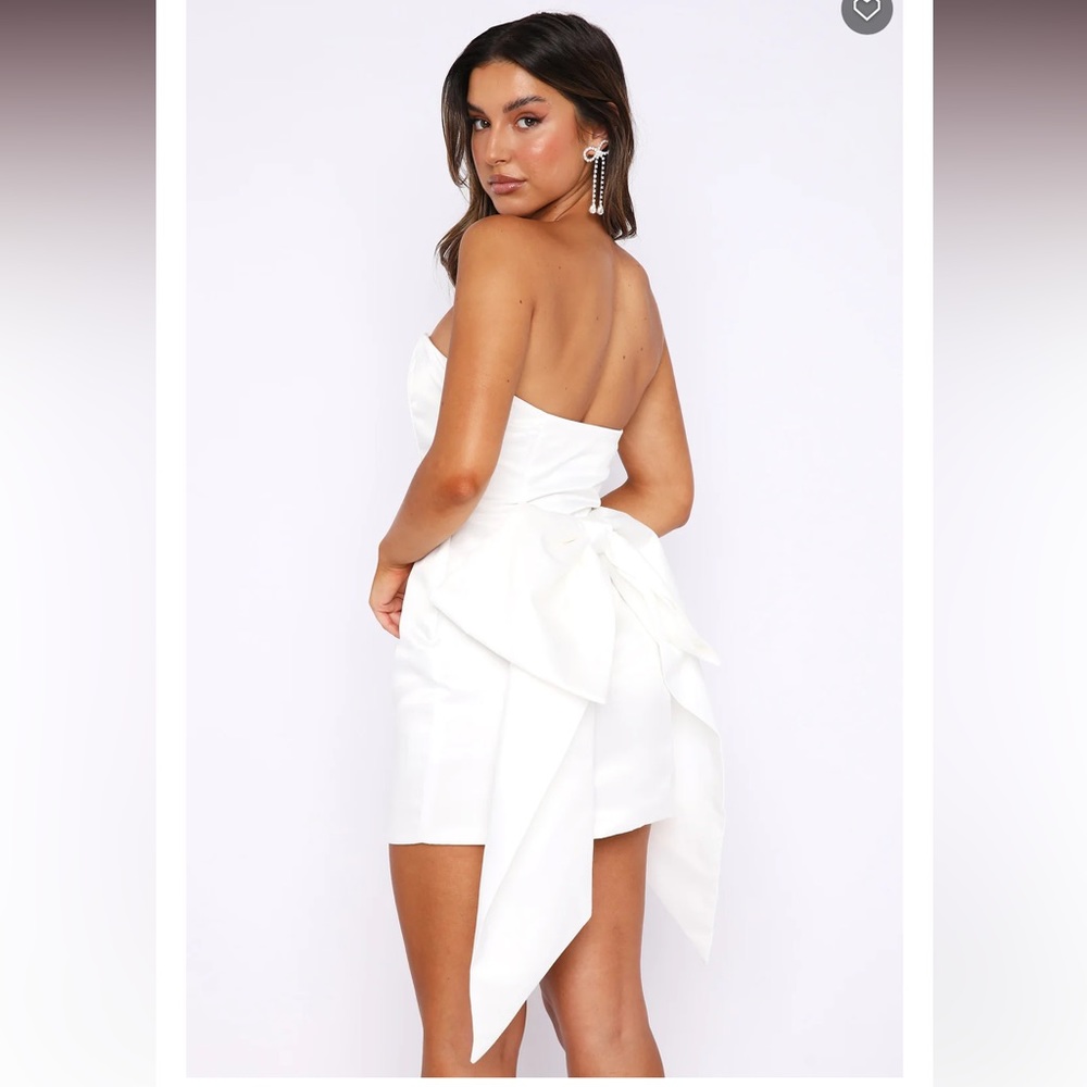 Mini bridal dress with big bow